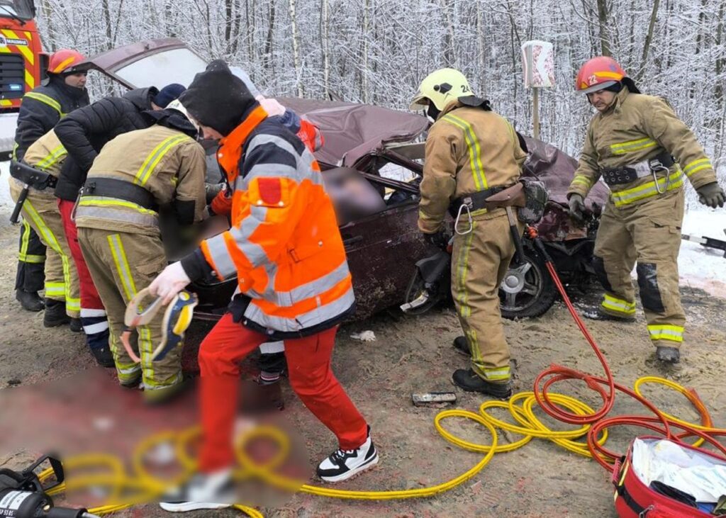 Під Охтиркою дві людини загинули в ДТП