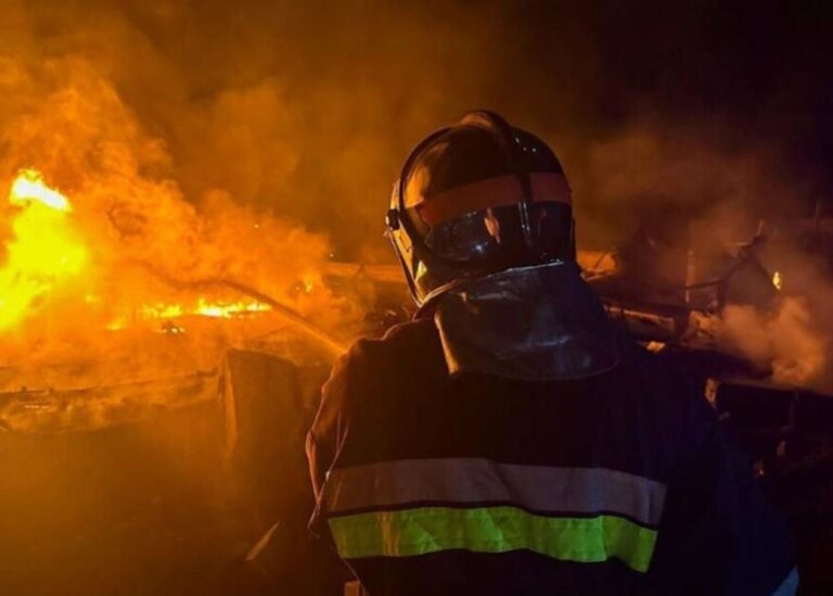 "Шахеди" атакували Миколаїв: зафіксовано пожежу