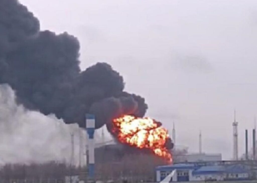 Росії загрожує втрата 100 тис. тонн нафтопродуктів через атаку дрона - ЗМІ