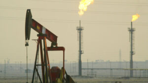 ОПЕК+ збільшуватиме видобуток нафти ще два місяці – Reuters