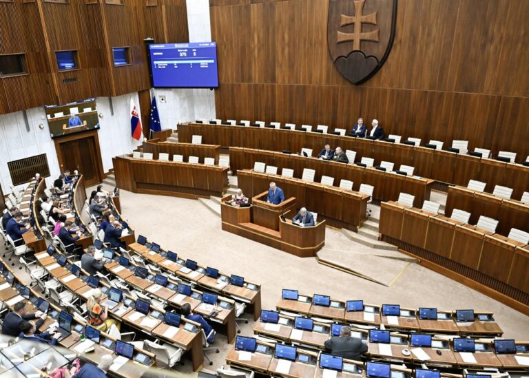 Парламент Словаччини відмовився засуджувати удар РФ по Сумах