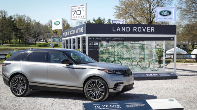 Jaguar та Land Rover призупинить поставки авто в США через мита