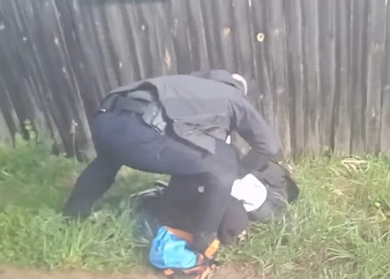 В РФ затримали підлітків за "підготовку підпалу будівлі Міноборони"