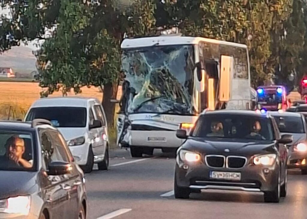 У Румунії потрапив у ДТП автобус з 60 українцями