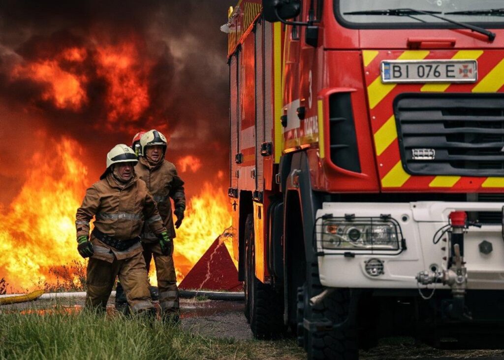 У Миколаєві та Запорізькій області пролунали вибухи