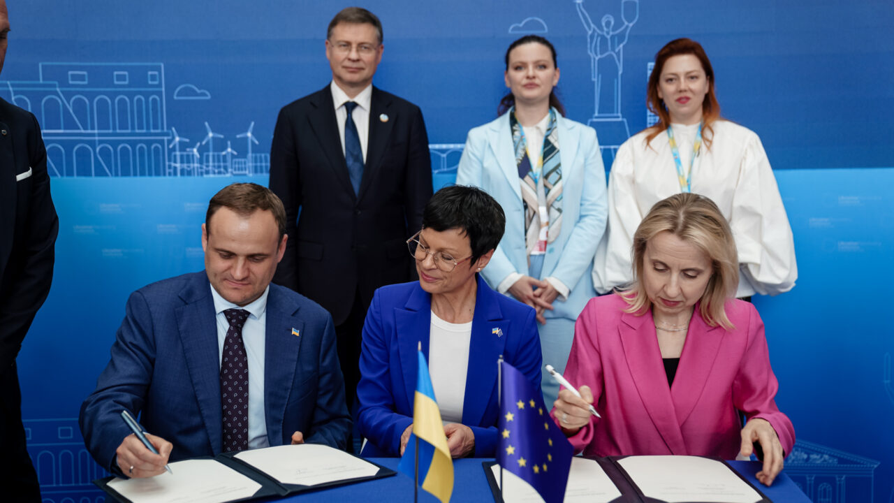 ЄІБ виділить понад 130 мільйонів євро на відновлення транспортної інфраструктури України