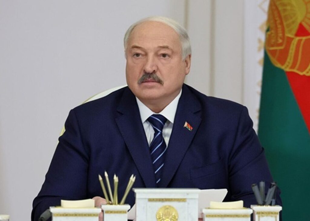 Лукашенко заявив, що не буде відпускати політв'язнів на прохання Трампа