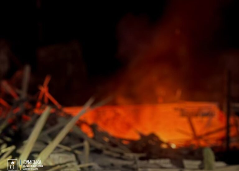 Суми майже добу під атакою РФ: вирують пожежі