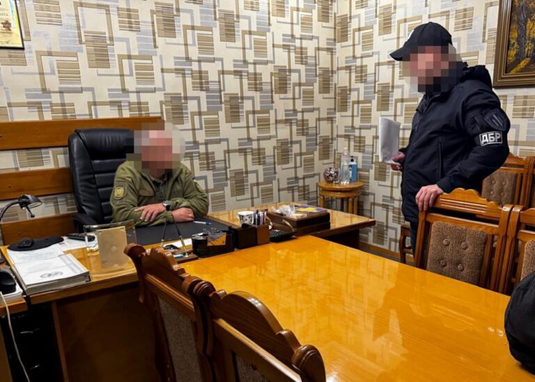 У Харкові затримали керівництво виправної колонії