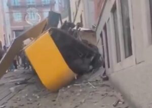 У Лісабоні перекинувся фунікулер: багато жертв