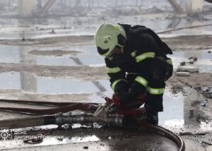 У Дніпрі ліквідували масштабну пожежу