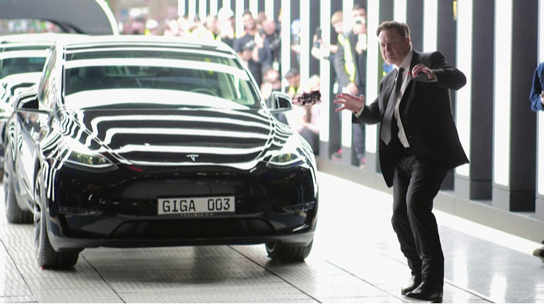 Tesla підскочила на 8% після масштабної купівлі акцій Маском