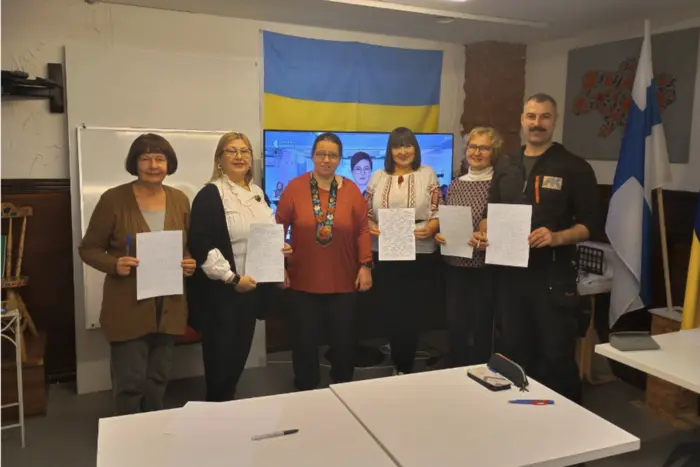 Українці за кордоном долучилися до написання радіодиктанту нацєдності (фото)