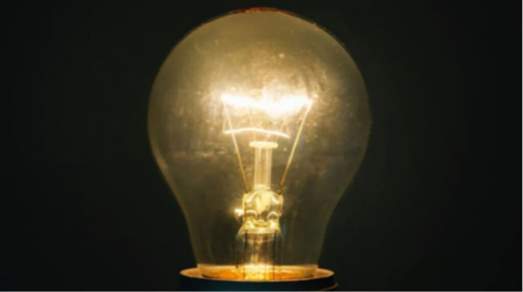 В Україні аварійні відключення світла через удар РФ по енергетичній інфраструктурі