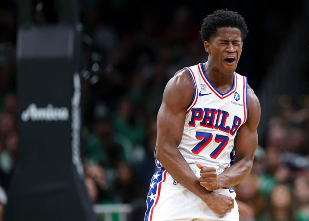 Новачок Філадельфії трощить усіх у дебюті