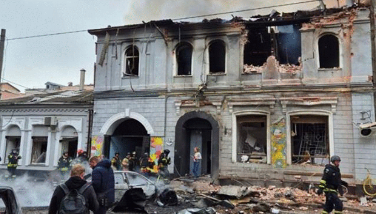 Удар по дитсадку в Харкові: поліція показала перші кадри після влучання