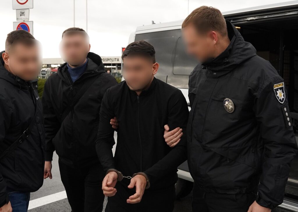 З Вірменії екстрадовано шахрая, який заробив мільйони на військових