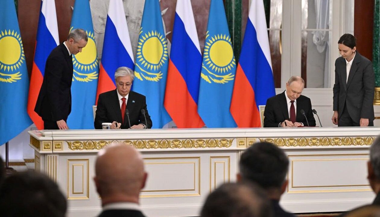 Казахстан підписав стратегічне партнерство з РФ