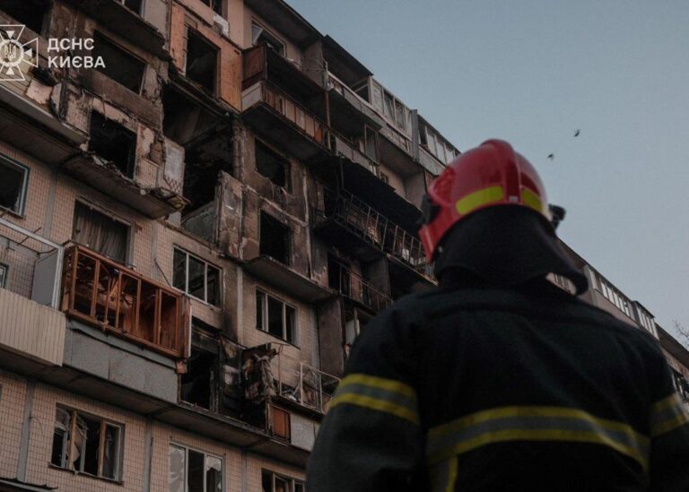 У Києві завершили пошукові роботи після атаки Росії