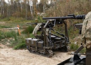 Замінив піхотинців: у ЗСУ робот із кулеметом утримував позицію понад місяць