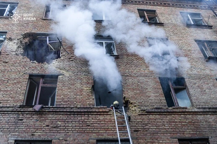 Комбінована атака на Київ: загинуло двоє людей, 30 постраждали (фото)