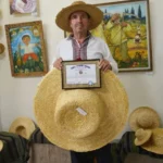 Майстер з Вінниччини створив найбільший солом’яний капелюх в Україні (фото)