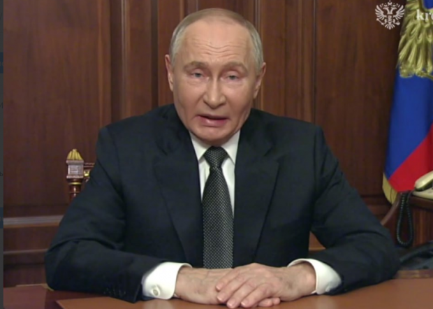 Виявляється, дотепер була "не війна в прямому сенсі слова": Путін висунув ультиматум через нищення нафтової інфраструктури чорноморських портів РФ