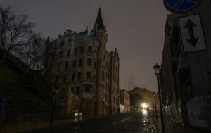 Ситуація стає все важчою: Укренерго оцінило термін відновлення енергосистеми після масованих російських ударів 6 грудня