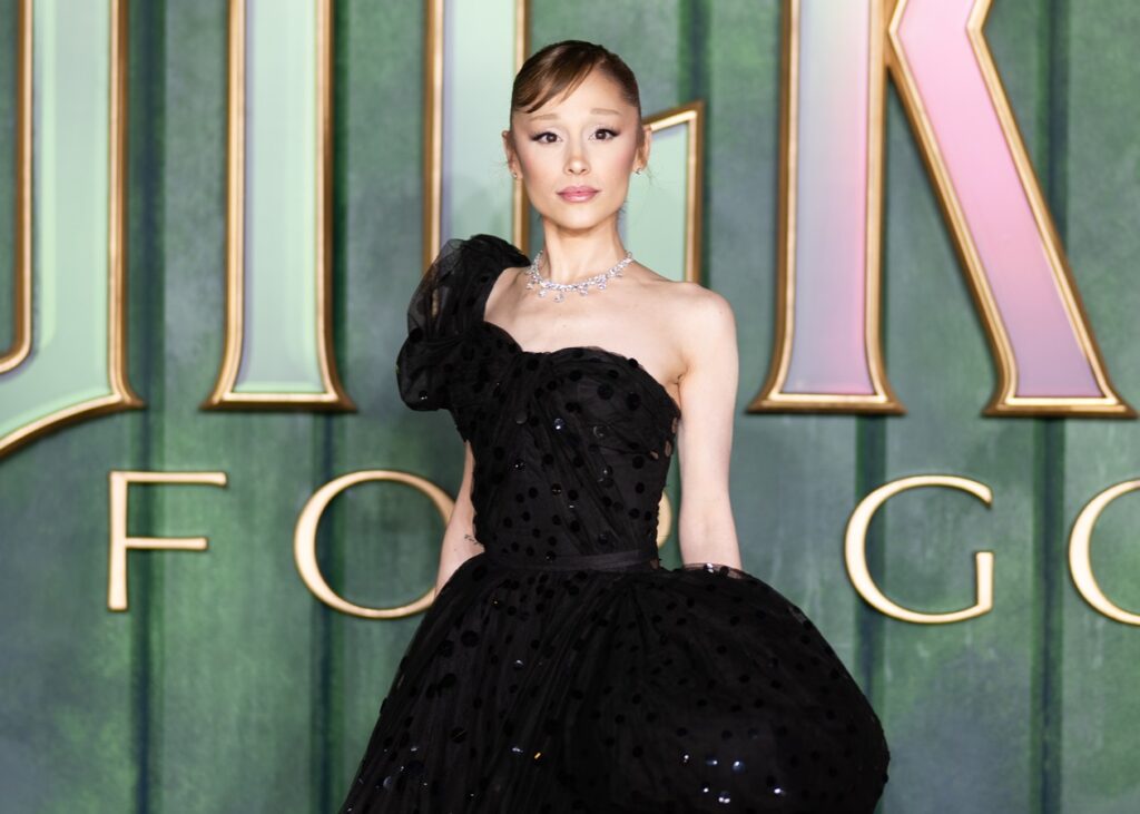 Блогер напав на Аріану Гранде на прем’єрі Wicked у Сінгапурі