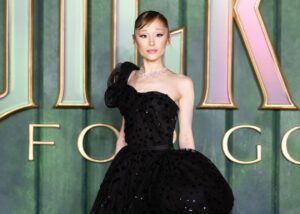 Блогер напав на Аріану Гранде на прем’єрі Wicked у Сінгапурі