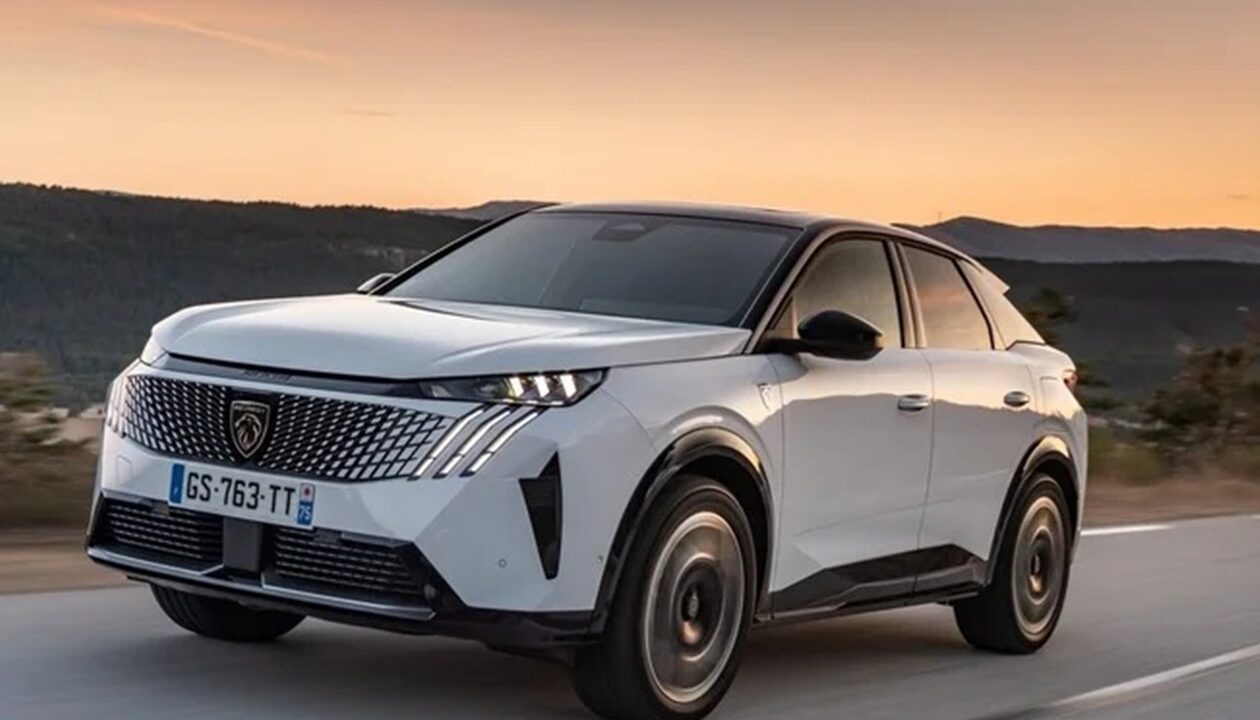 Peugeot відкликає майже 100 тисяч кросоверів 3008 і 5008