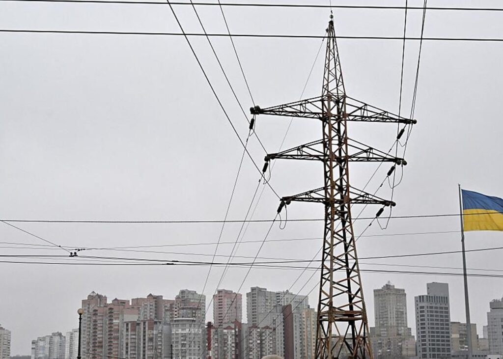 Україна цілодобово імпортує електроенергію