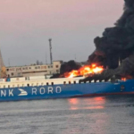 В Одесі після вибухів спалахнуло судно
