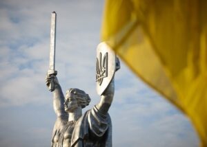 Три чверті українців готові до миру із замороженням фронту - опитування