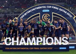 ПСЖ став третім серед команд, що завоювали шість трофеїв за рік