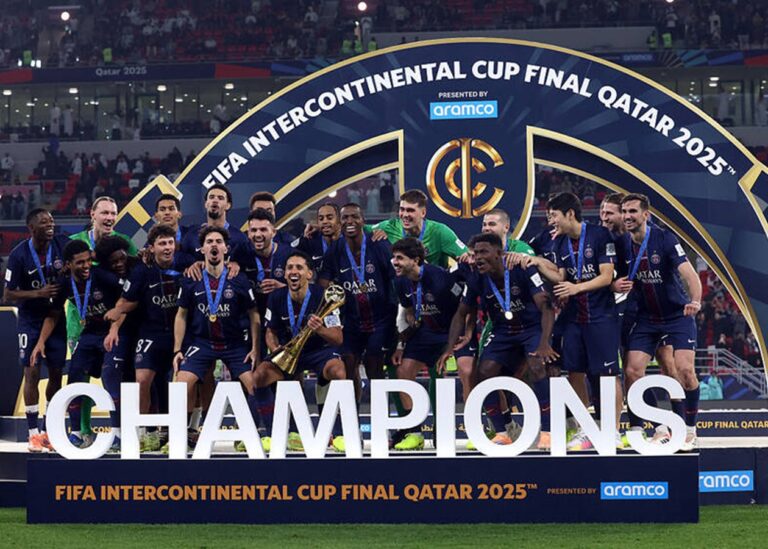 ПСЖ став третім серед команд, що завоювали шість трофеїв за рік