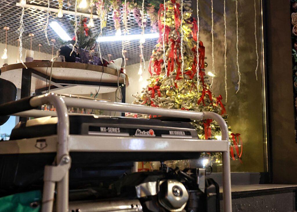 На Різдво РФ атакувала енергетику: є знеструмлення