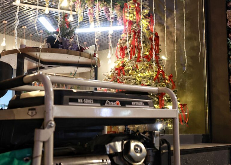 На Різдво РФ атакувала енергетику: є знеструмлення