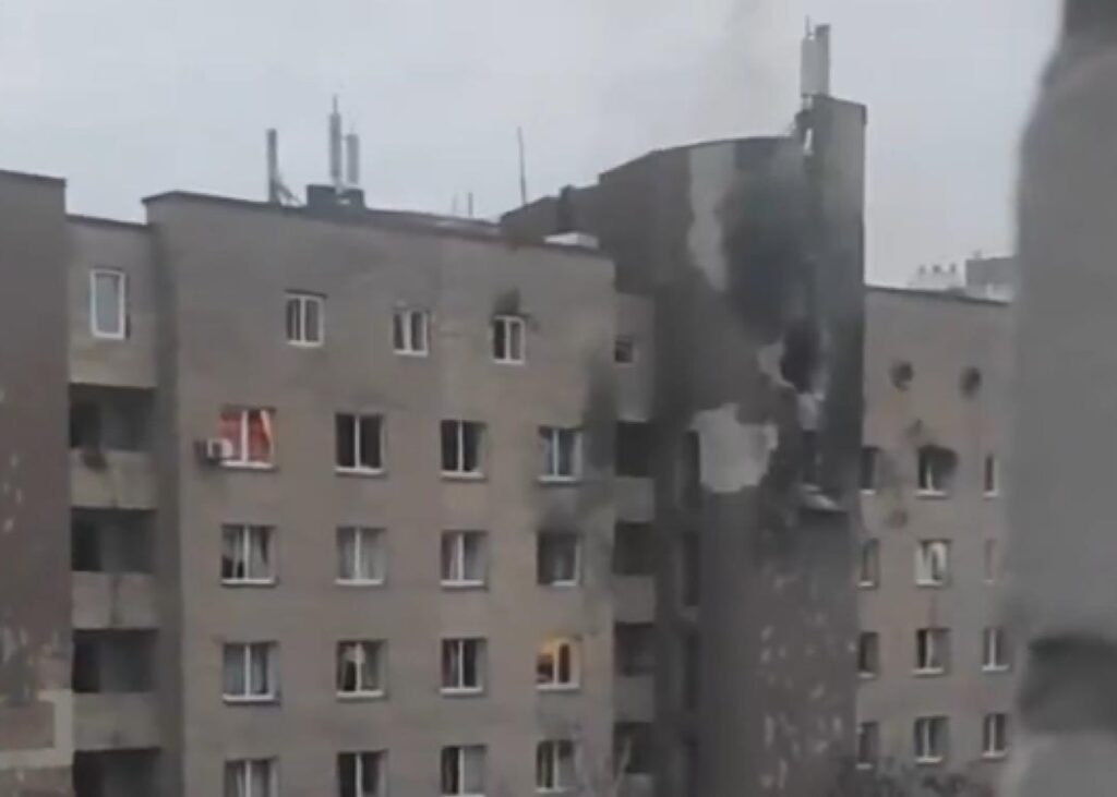 Удари по Києву: пошкоджено гуртожиток НАУ