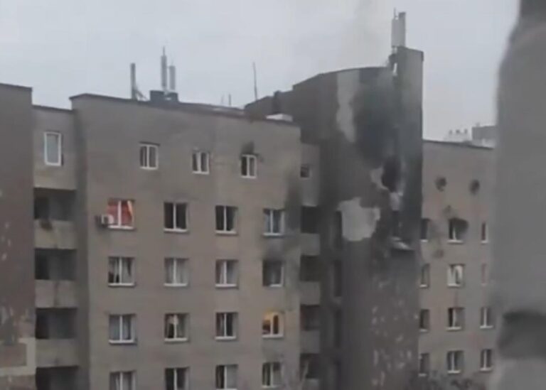Удари по Києву: пошкоджено гуртожиток НАУ
