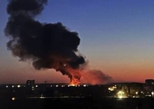 В окупованому Донецьку чутно вибухи, зникло світло