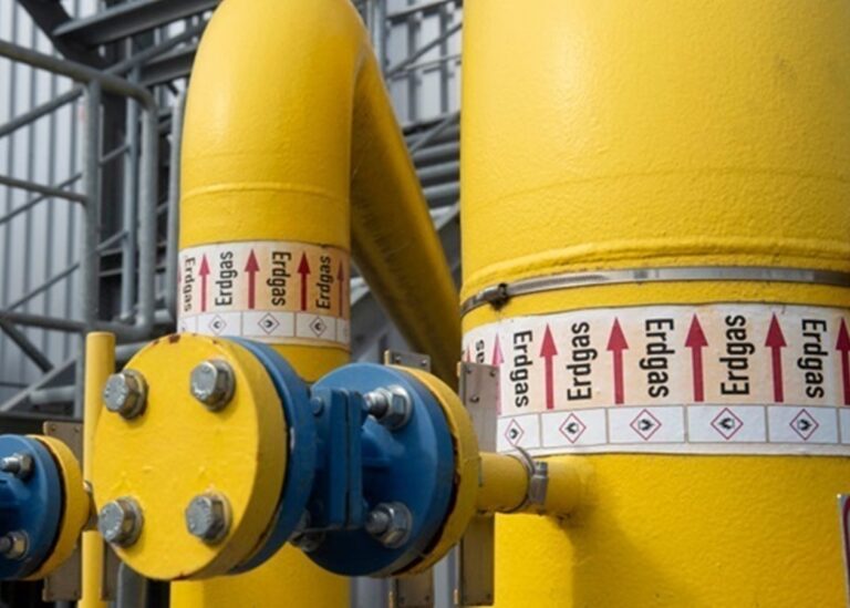 ЄС заблокував російське блакитне паливо та скраплений газ