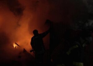 Росіяни влучили у багатоповерхівку в Кривому Розі