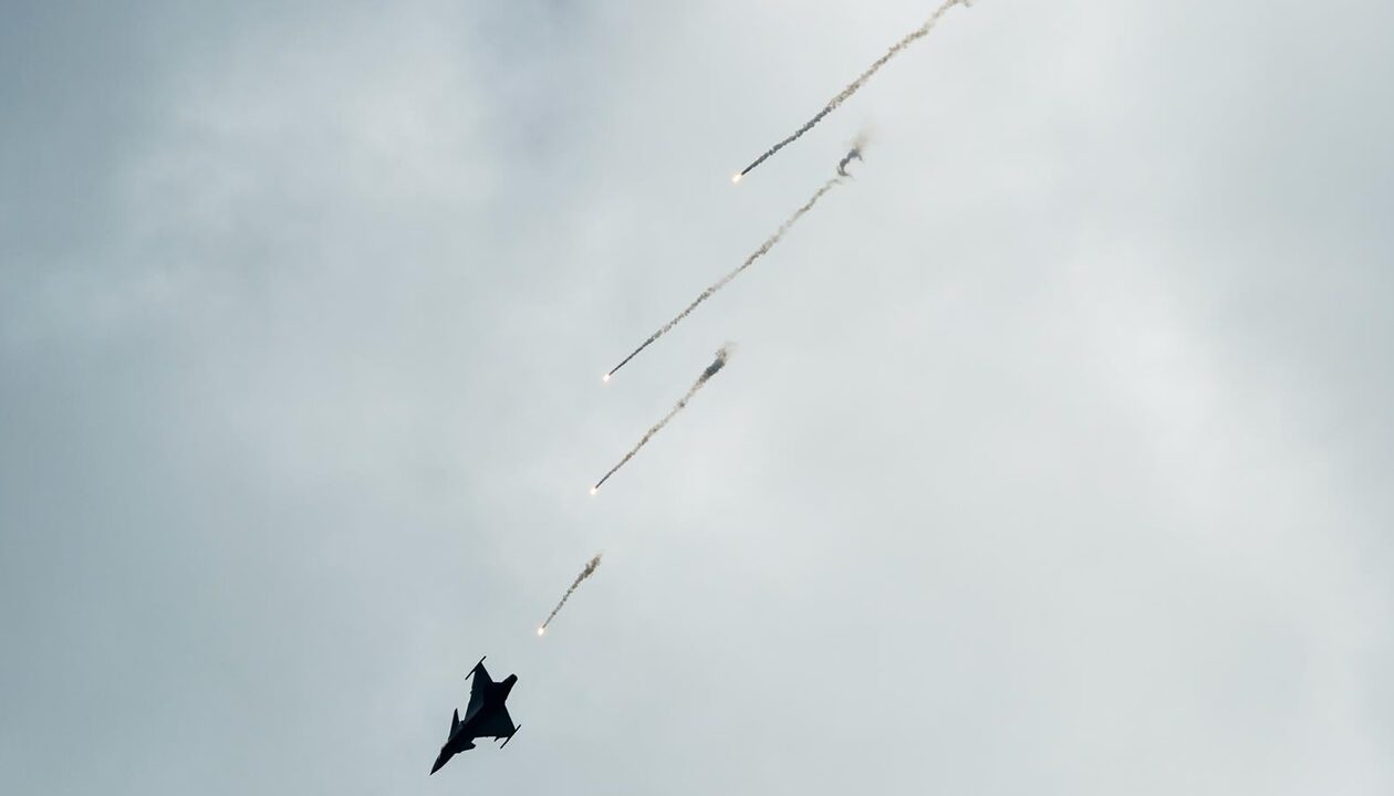 Орієнтуючись на досвід України: Saab озброїть Gripen ракетами проти дронів