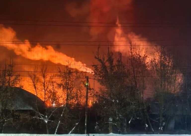 Супутник показав наслідки атаки на хімзавод в РФ