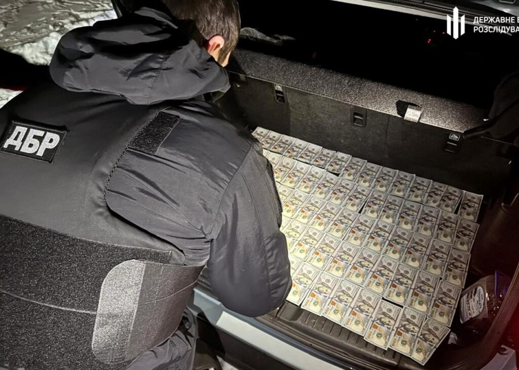 "Бронь" за $20 000: у Кропивницькому на хабарі спіймали офіцера ТЦК