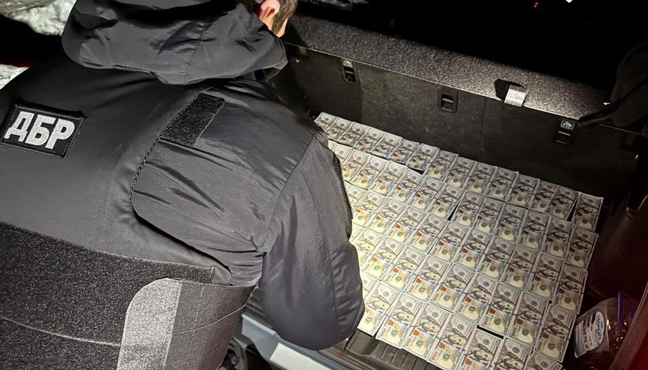 "Бронь" за $20 000: у Кропивницькому на хабарі спіймали офіцера ТЦК