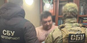 СБУ затримала інженерів, які допомагали росіянам відновлювати пошкоджені НПЗ (фото)