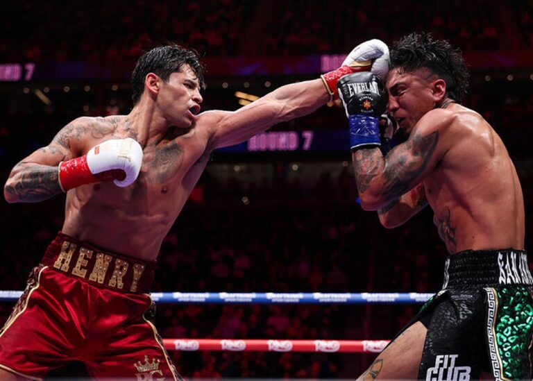 Повна перевага Гарсії у бою з Барріосом - відео