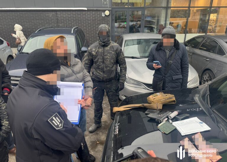 Фіктивна служба за $13 тис.: затримано посередника